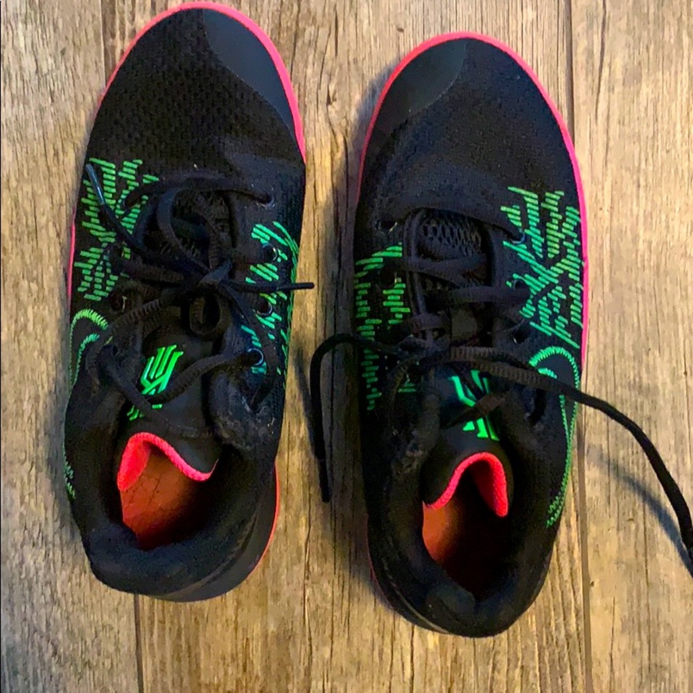 nike kyrie flytraps